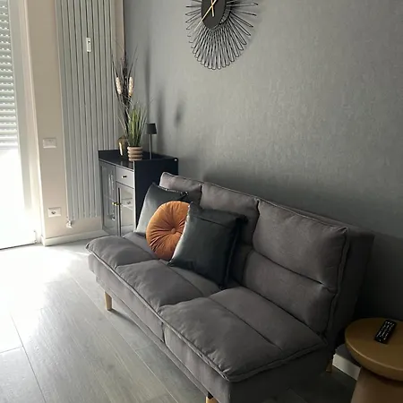 Mia House A 7 Minuti Dalla Metro شقة *
