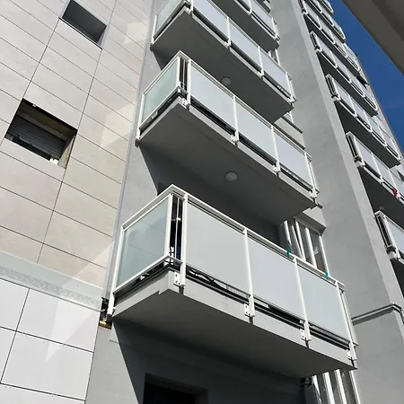 Mia House A 7 Minuti Dalla Metro شقة *